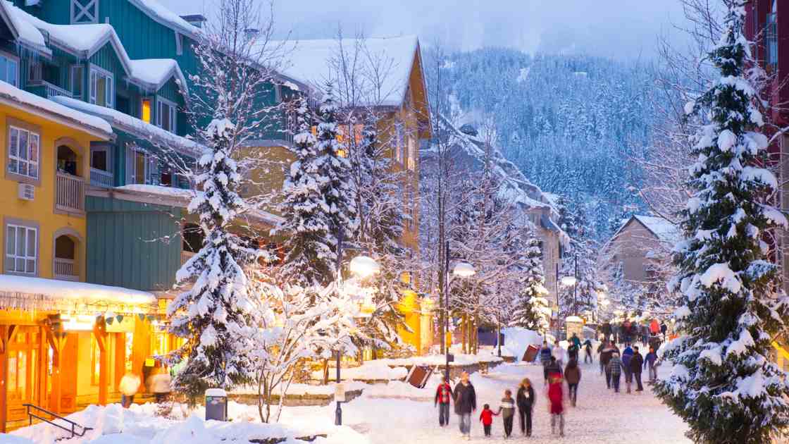 Top 5 U.S. Holiday Destinations for Truckers: Festive Stops on Your Winter Route