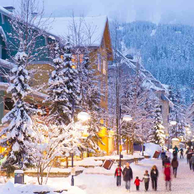 Top 5 U.S. Holiday Destinations for Truckers: Festive Stops on Your Winter Route