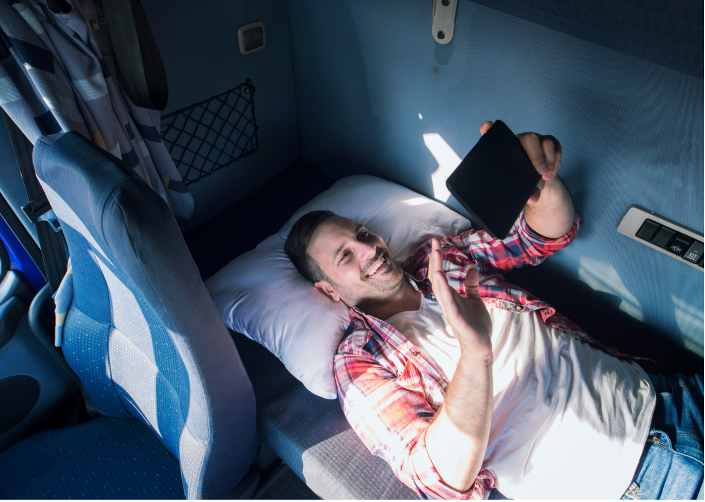 LONG HAUL TRUCKERS: HOW TO BALANCE WORK AND FAMILY